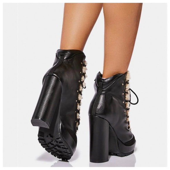 Dolls Kill In Wonderland Vegan Leather Chunky Heel Boots Sz 8.5 NWOB! - Picture 4 of 4